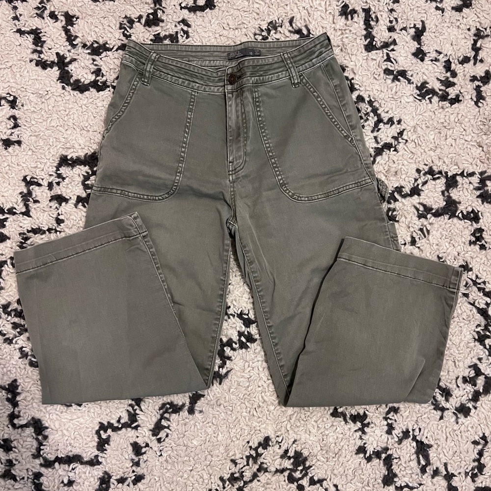 Green wide leg, cropped sancho pant. Size 10